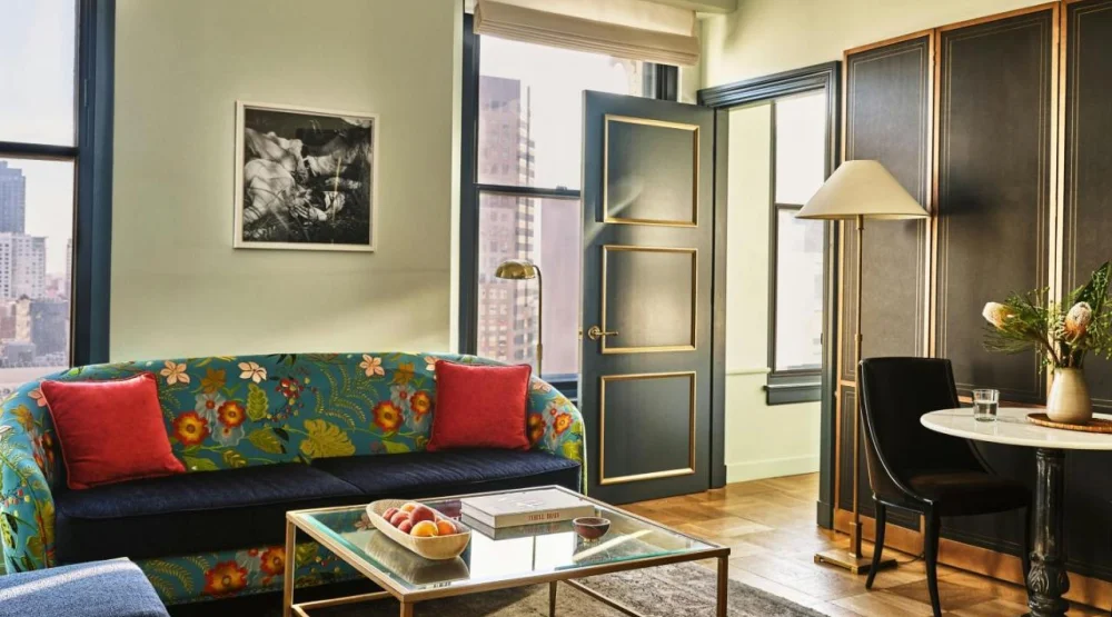 One Bedroom Olive King Suite with City View at Hotel Per La Autograph Collection