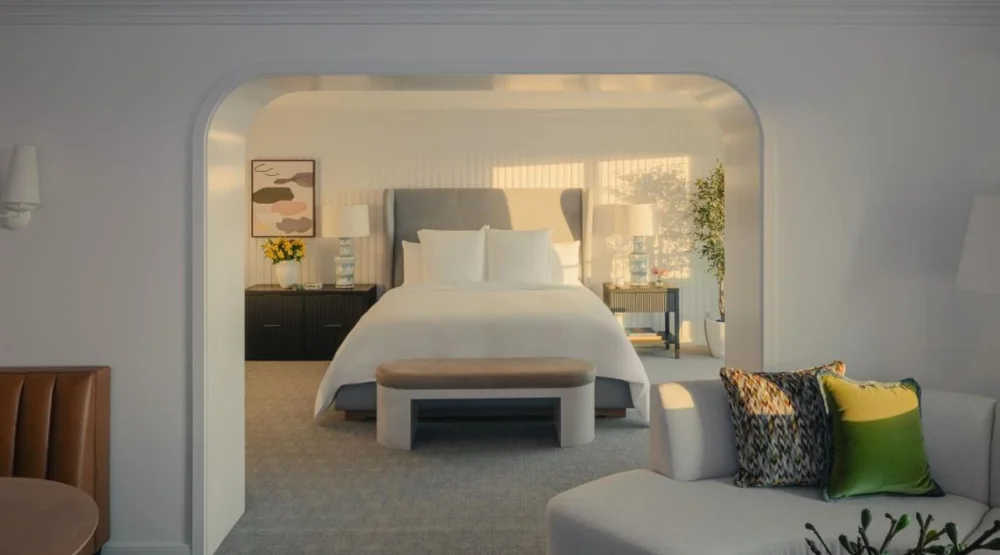 The 720 City View King Room at Regent Santa Monica Beach