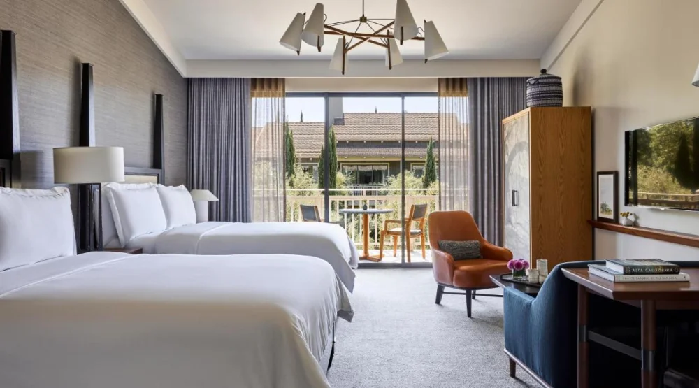 Deluxe Queen Room at Rosewood Sand Hill