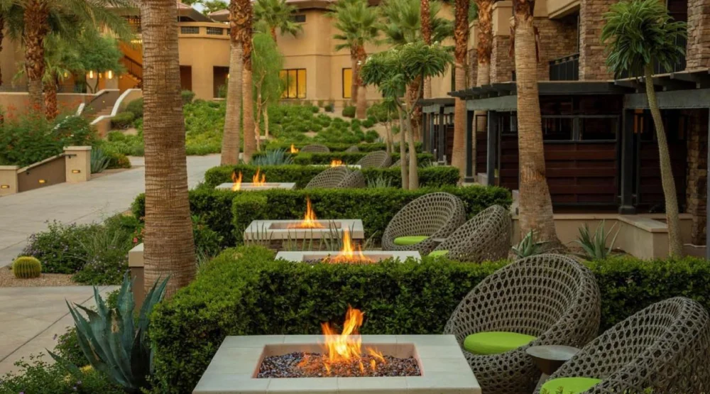 Terrace Firepit Room - Two Queens at The Ritz-Carlton Rancho Mirage