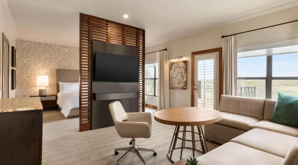 Fairmont Gold Junior King Suite at Fairmont Scottsdale Princess