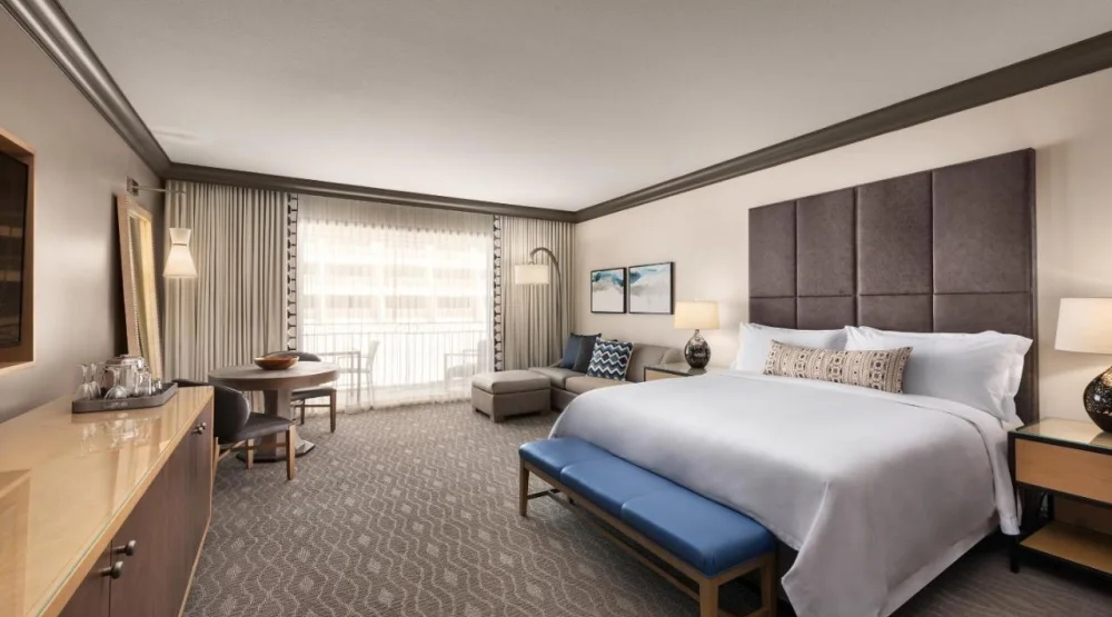 Superior, Guest Room, One King, Resort View at The Phoenician, A Luxury Collection Resort