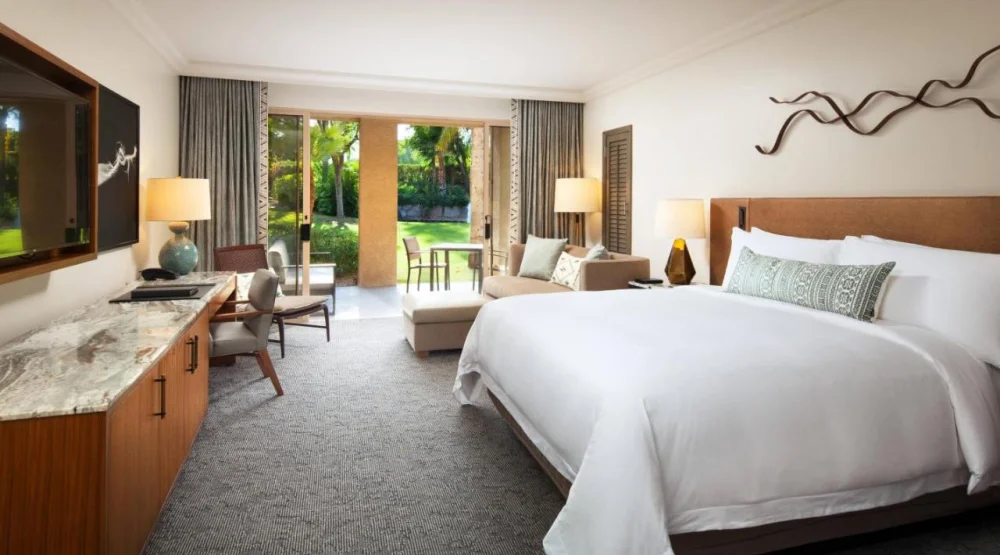Casitas, Guest Room, One King, Garden View at The Phoenician, A Luxury Collection Resort