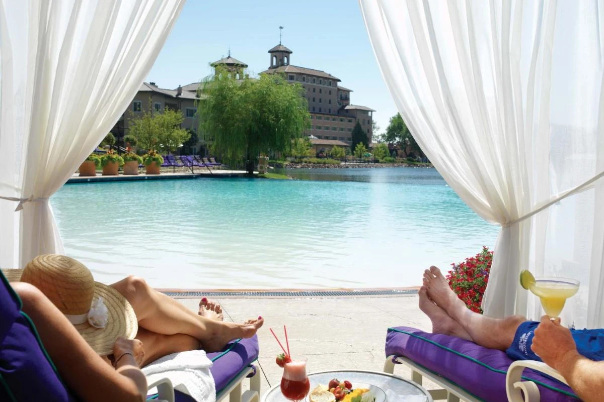 The Broadmoor - Hotel Photo 2