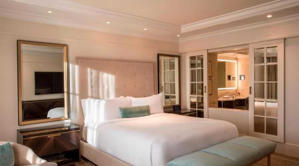 Superior, Guest Room, One King at The St. Regis Atlanta