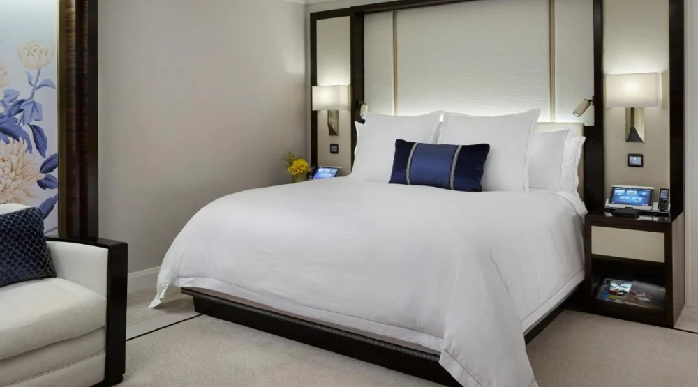 Superior King Room at The Peninsula Chicago