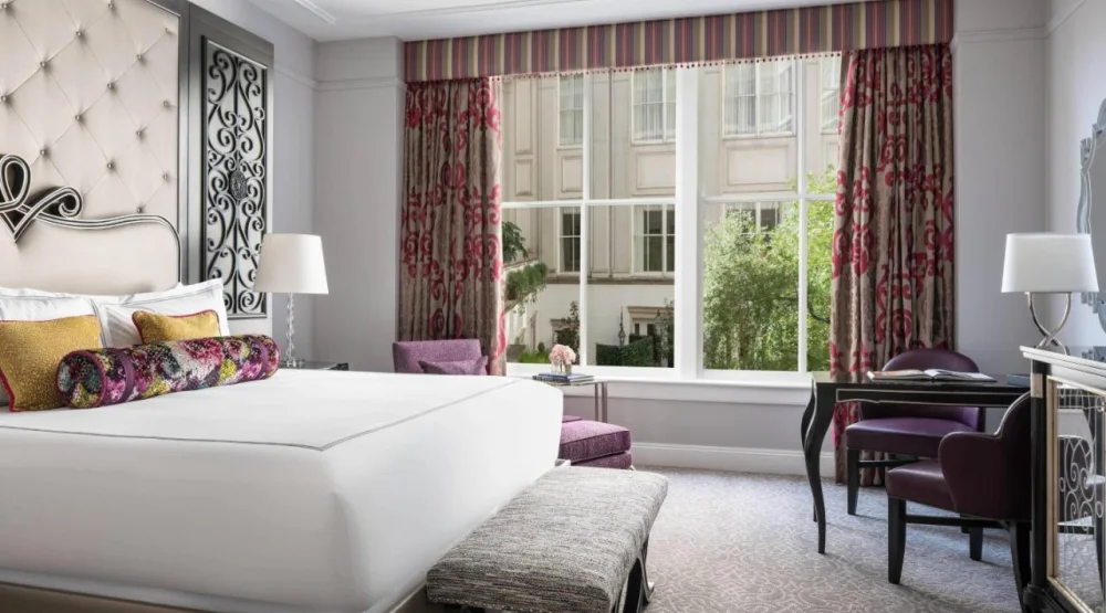 Courtyard View, Guest Room, One King, Courtyard View at The Ritz-Carlton New Orleans