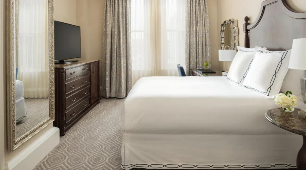 Queen Room at The Roosevelt New Orleans