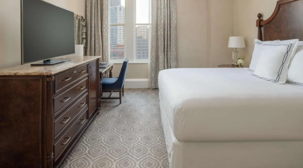 Pure Wellness King Room at The Roosevelt New Orleans