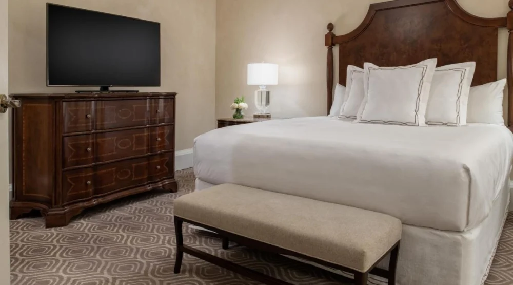 Waldorf King Suite at The Roosevelt New Orleans