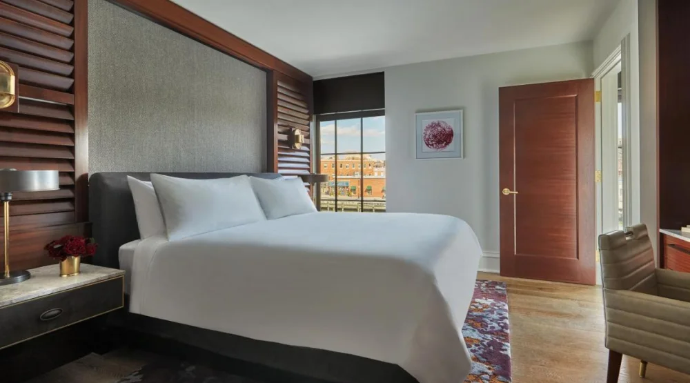 Harbor One Bedroom Suite at Sagamore Pendry Baltimore