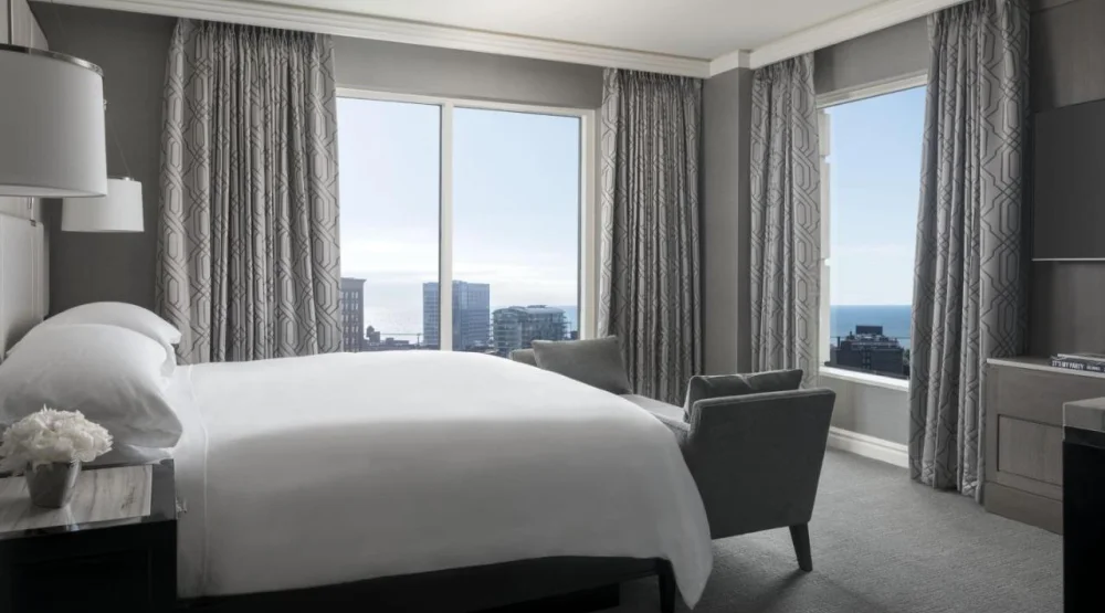 Club Level Suite - Corner Room at The Ritz-Carlton Cleveland