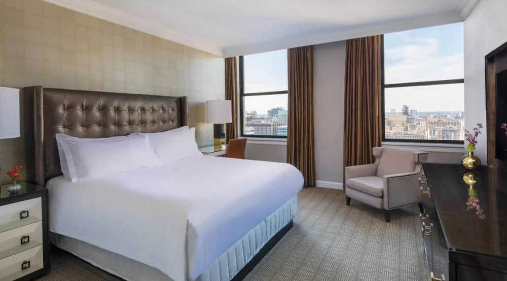 Guest Room, One King Bed at The Ritz-Carlton Philadelphia