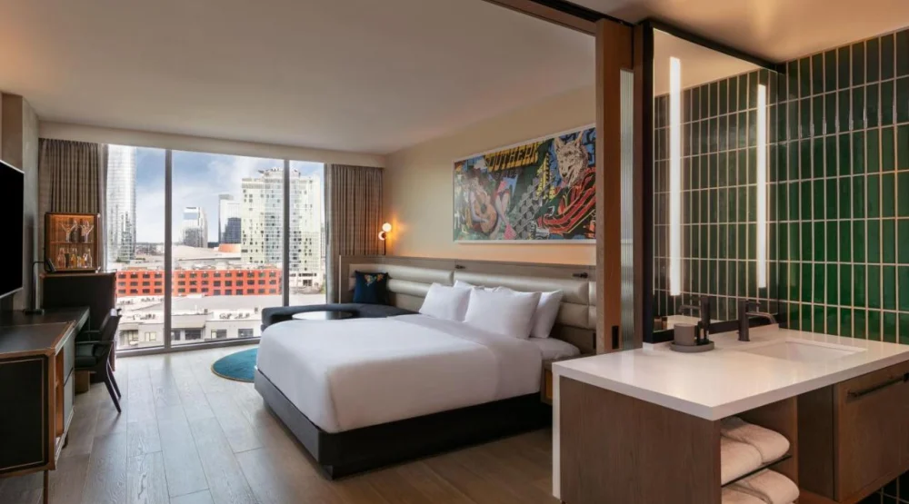 Deluxe King, One King, City View at W Nashville