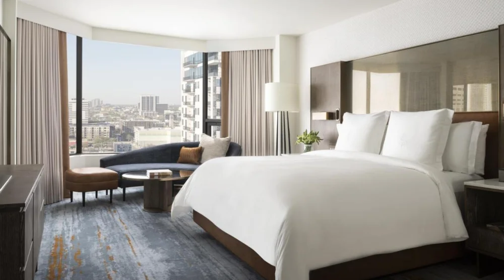 State Suite with One King Bed at Four Seasons Houston