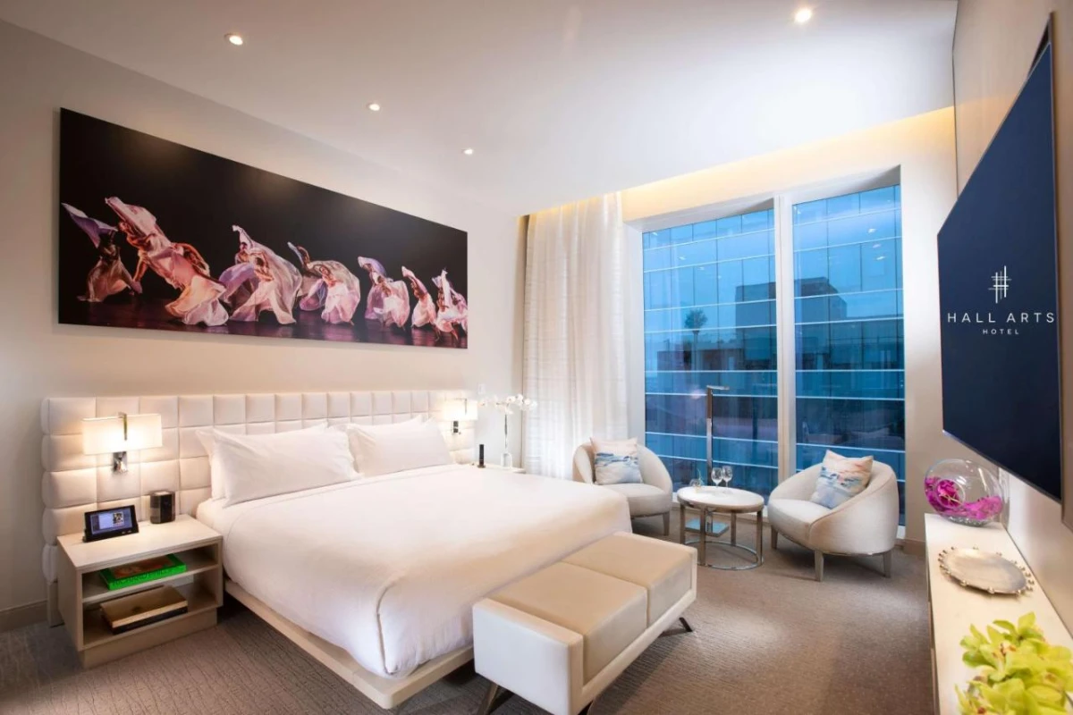 HALL Arts Hotel Dallas Curio Collection by Hilton - Hotel Photo 10
