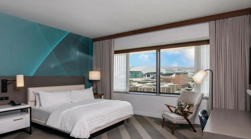 Guest Room, One King at Le Meridien Houston Downtown