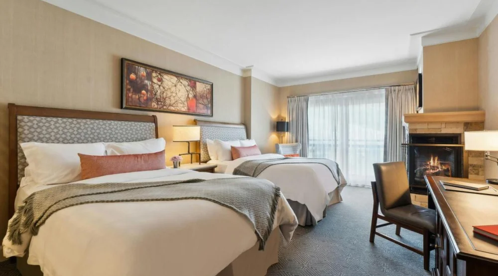 Grand Deluxe, Guest Room, Two Queen, Slopeside View at The St. Regis Deer Valley