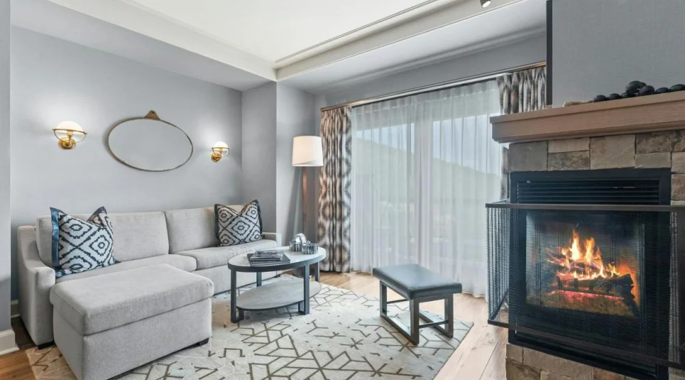 Deluxe, One Bedroom Suite, One King, Valley View at The St. Regis Deer Valley