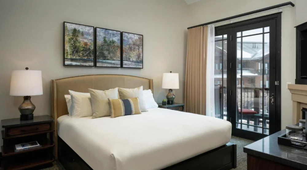 Four Bedroom Bi-level King Room with Two King and Three Queen Beds at Waldorf Astoria Park City