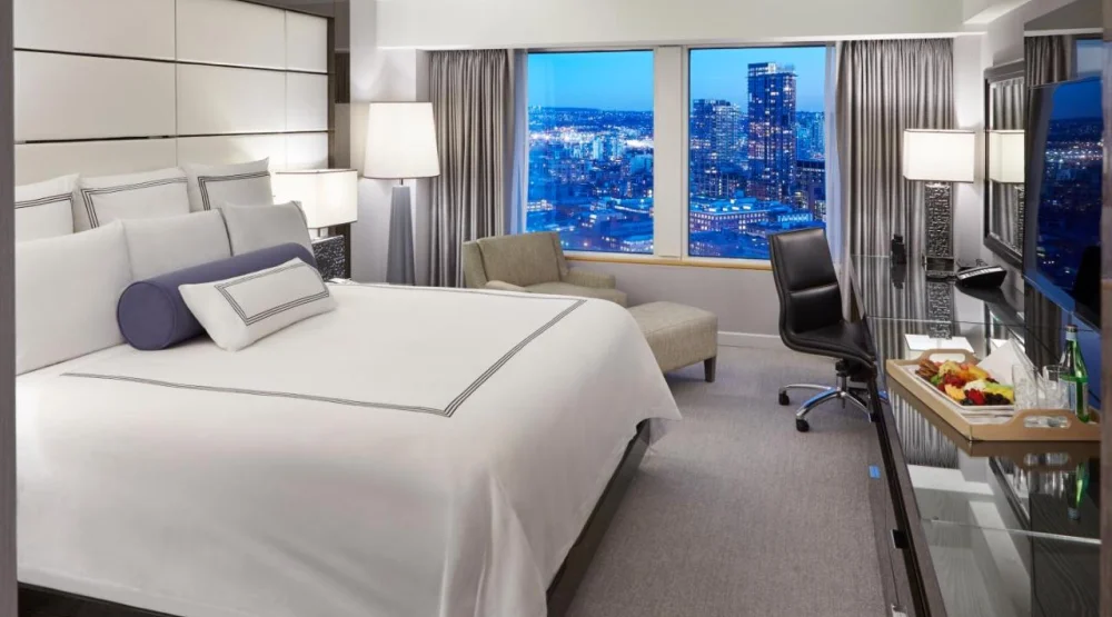 Pacific Club Deluxe King Room at Pan Pacific Vancouver
