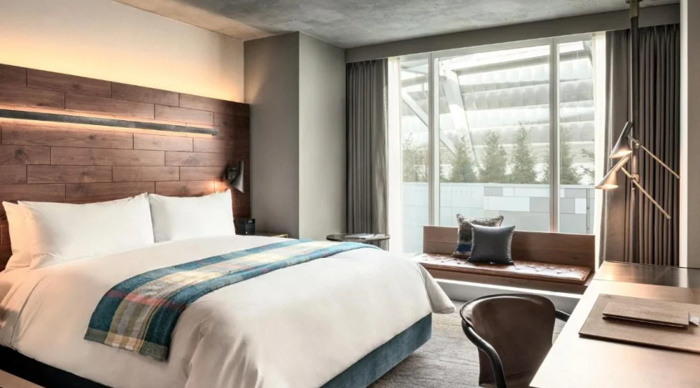 Guest Room, One King, Stadium View at The Douglas, Autograph Collection