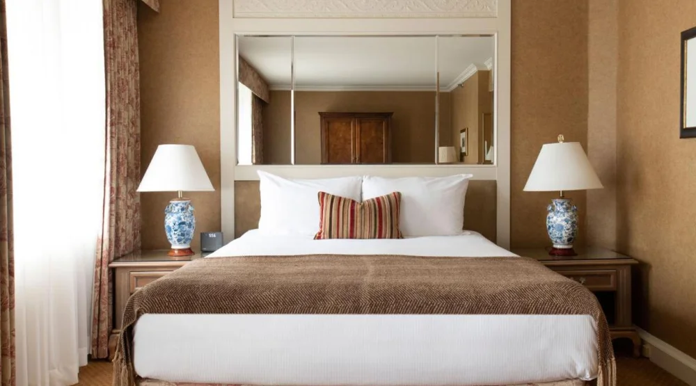 Executive Queen Room at Wedgewood Hotel & Spa Relais & Chateaux