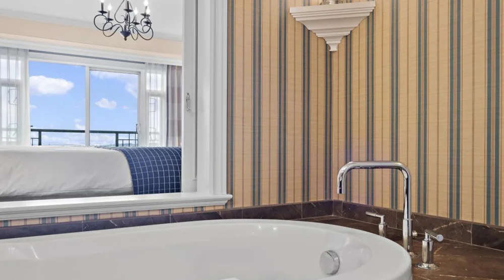 Guest Room, Residential View, Queen at Oak Bay Beach Hotel