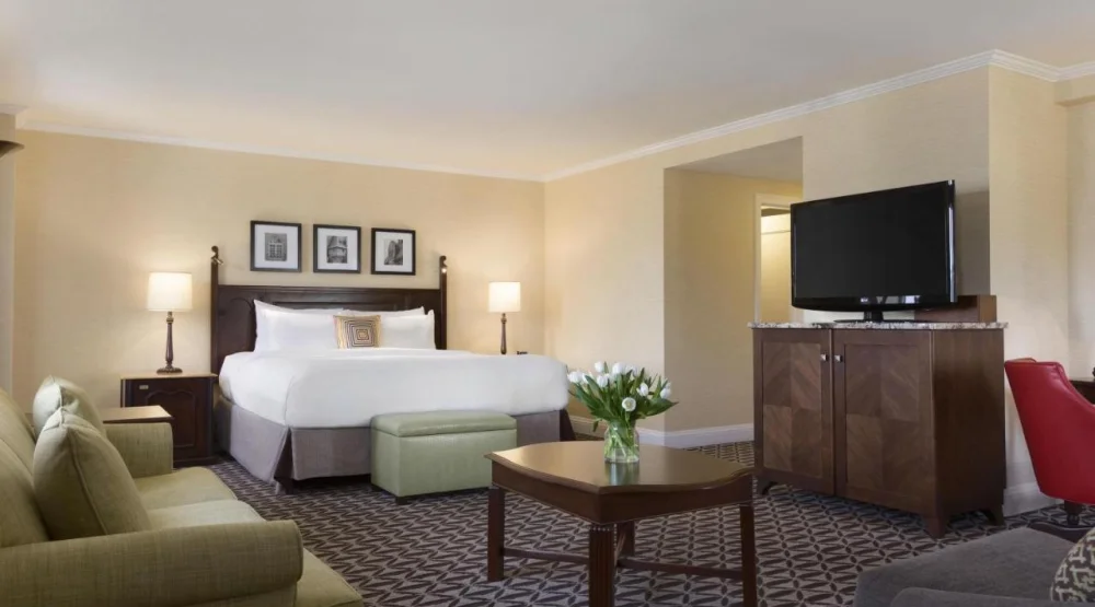 Deluxe King Room with View at Fairmont Le Manoir Richelieu