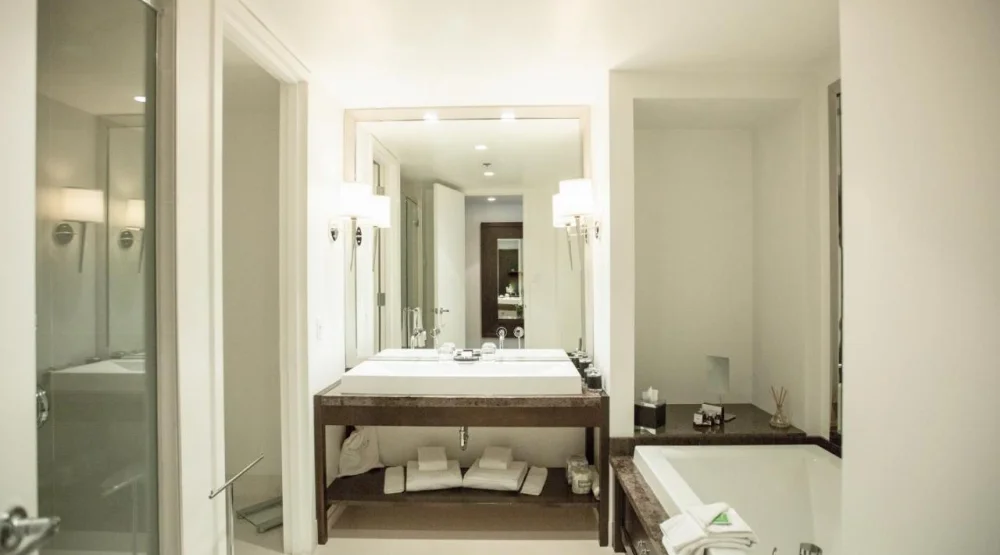 Loft Urbania (accès Au Salon Vip) at Le Bonne Entente Hotel