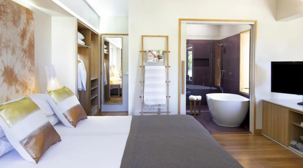 Lagoon Edge Villa at Elements Of Byron