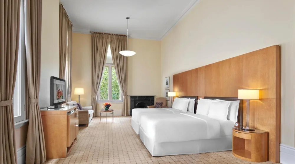 Heritage Deluxe Twin Room - Low Floor at The Fullerton Hotel Sydney