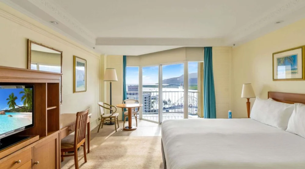 Classic Queen Room with Harbor View at Pullman Cairns International