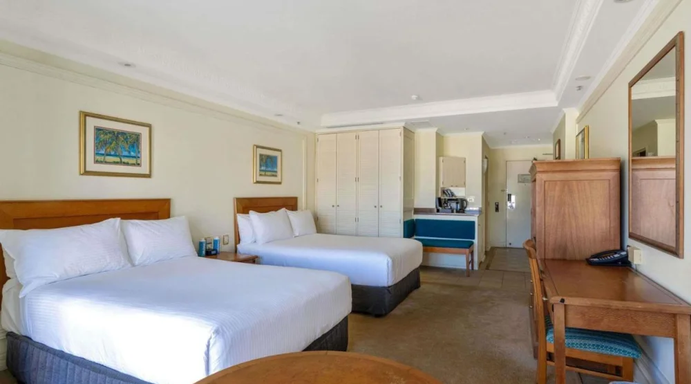 Classic Twin Room with Harbor View at Pullman Cairns International