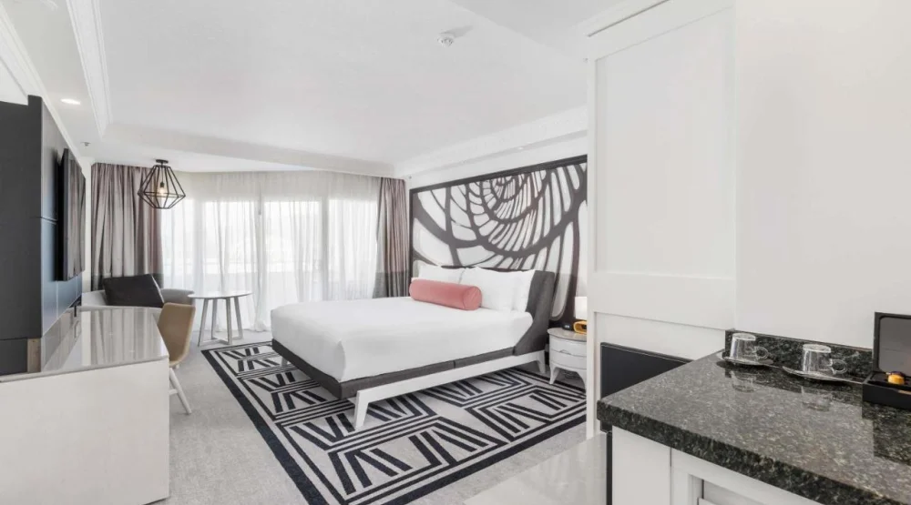 Rejuvenated Superior King Room with City and Mountain View at Pullman Cairns International