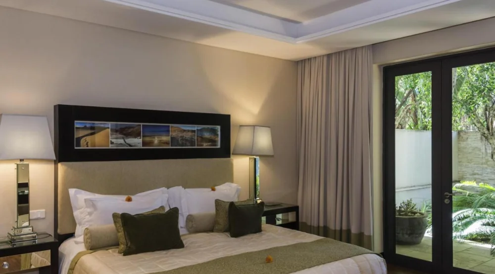 Luxury Suite at No5 Boutique Art Hotel by Mantis