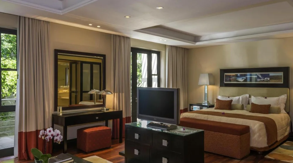 Business Suite at No5 Boutique Art Hotel by Mantis