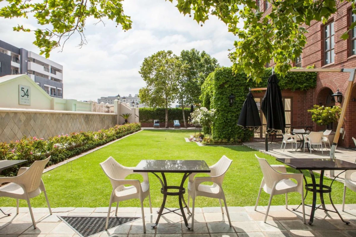 54 On Bath - Hotel Photo 10