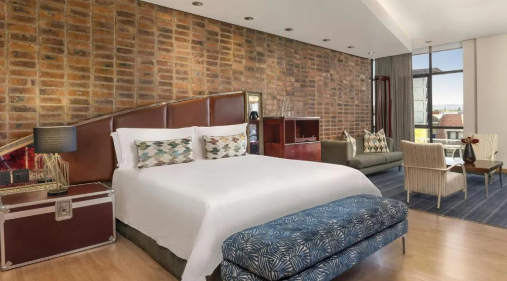 Executive Guest Room , One King at African Pride Melrose Arch