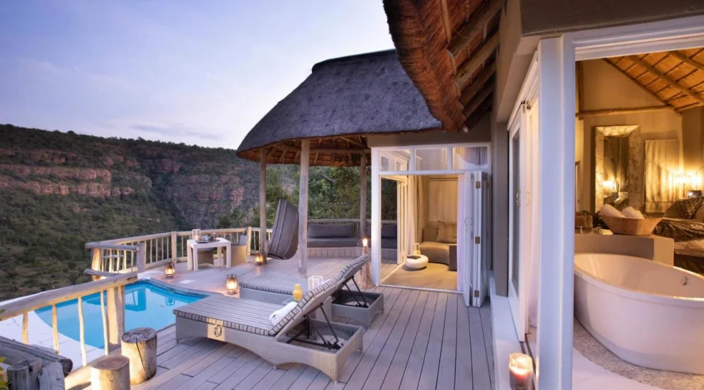 Luxury Suite at Clifftop Exclusive Safari Hideaway Hotel