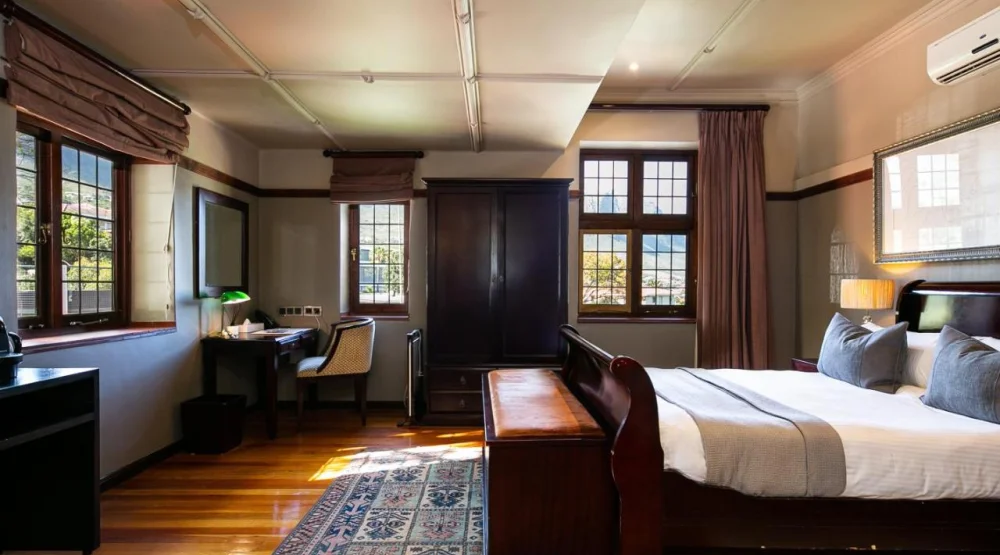 Manor Mountain Room at Camps Bay Retreat