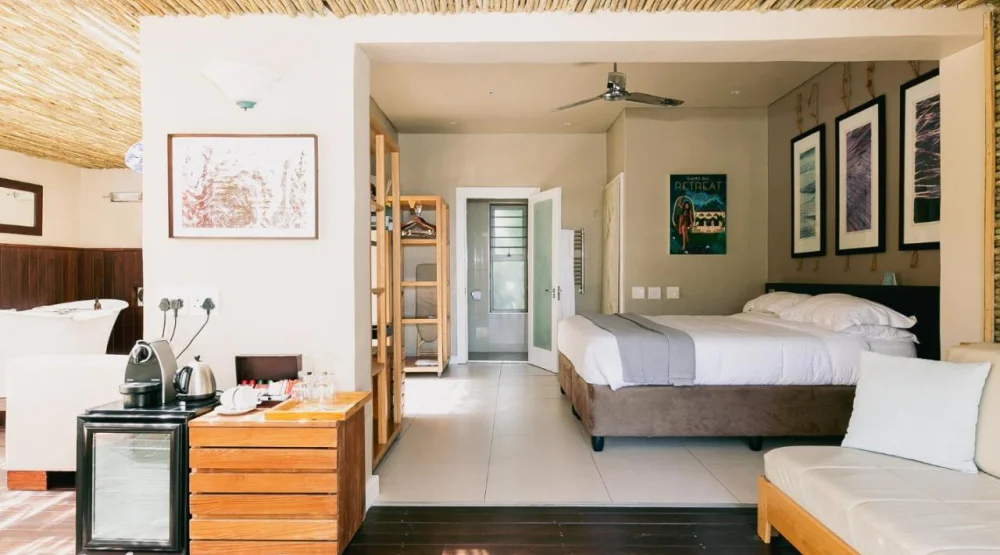 Deluxe Double Or Twin Room with Ocean View at Camps Bay Retreat