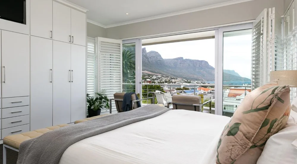 Deluxe Suite with Sea View at Camps Bay Retreat