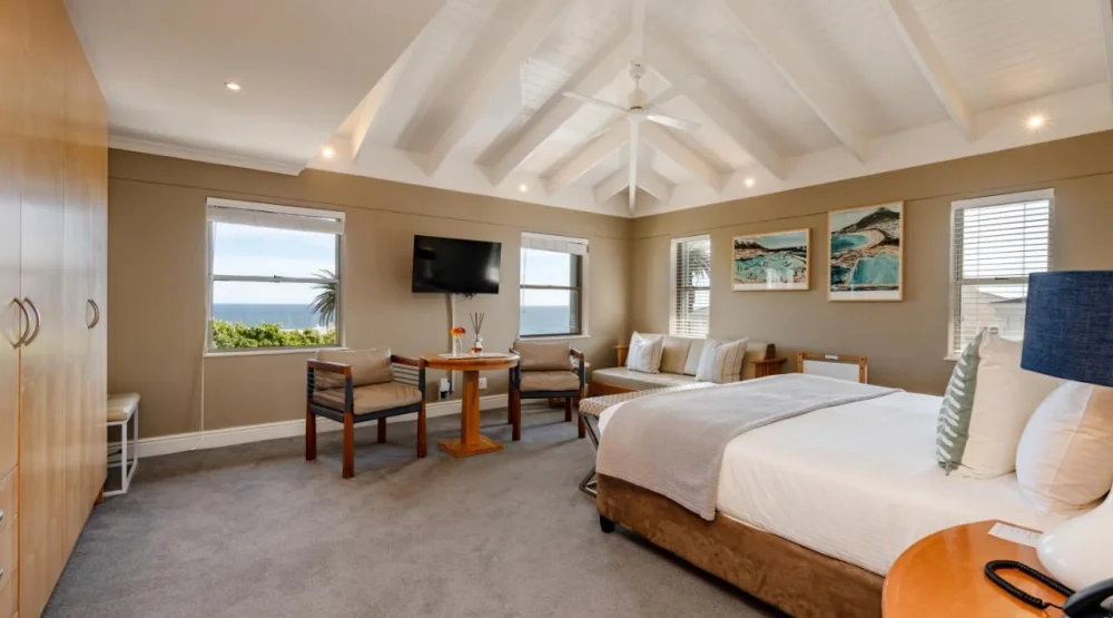 Superior King Room at Camps Bay Retreat