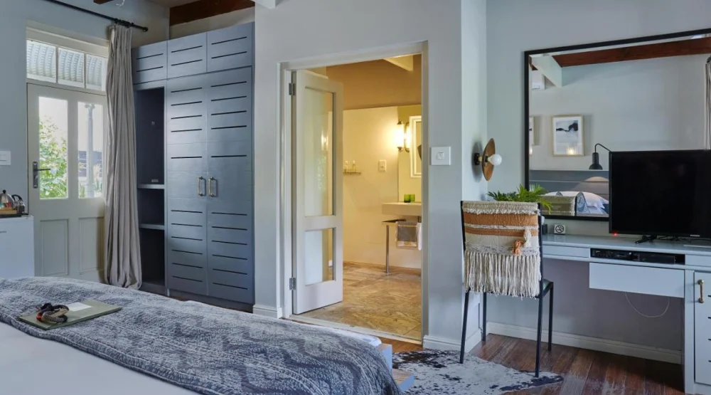 Deluxe King Room at The Robertson Small Hotel