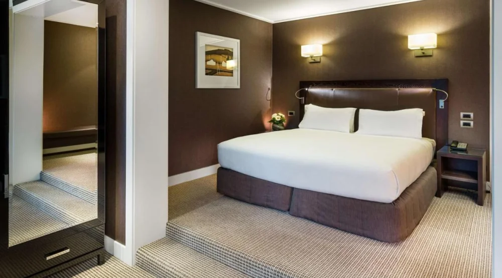 Lake Front King Room with Hot Tub at Hilton Queenstown Resort & Spa