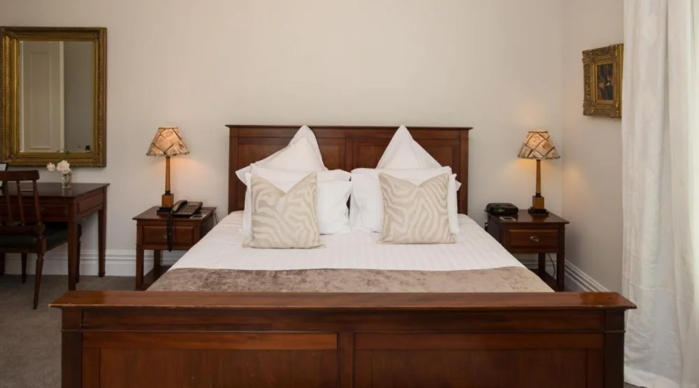 Deluxe King Room at Mangapapa Hotel