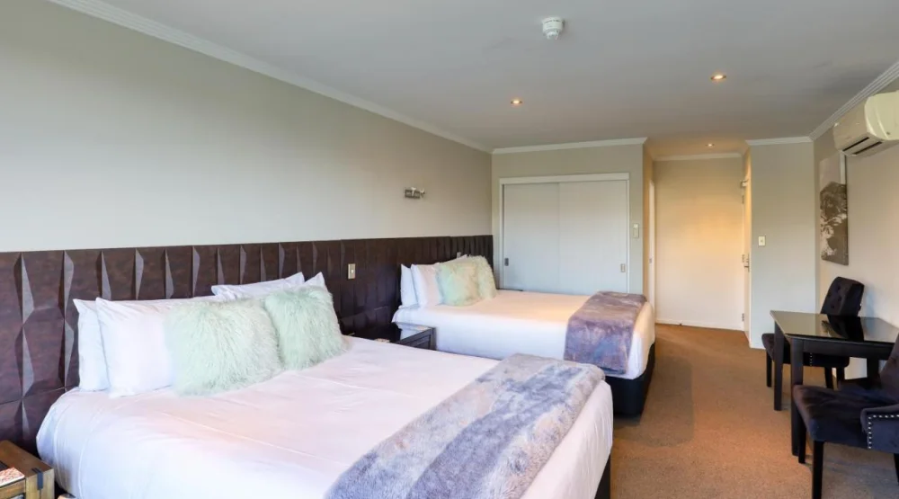 Twin Studio - Upper Level at Marsden Lake Resort Central Otago