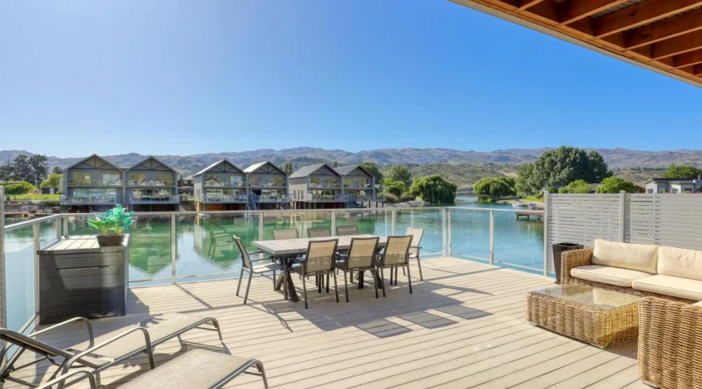 One Bedroom Villa - Ground Floor (with Kitchen) at Marsden Lake Resort Central Otago
