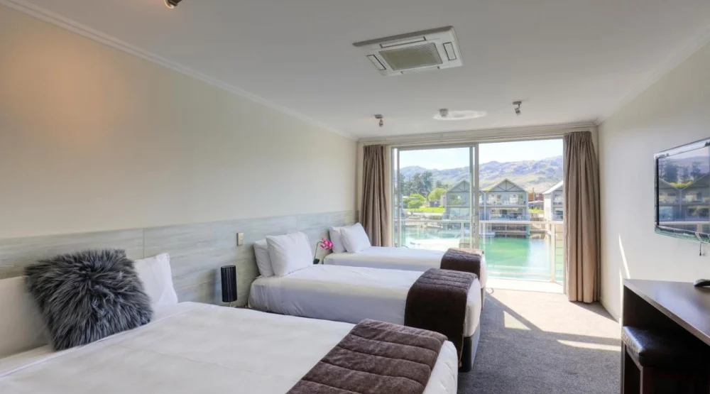 Triple Room at Marsden Lake Resort Central Otago